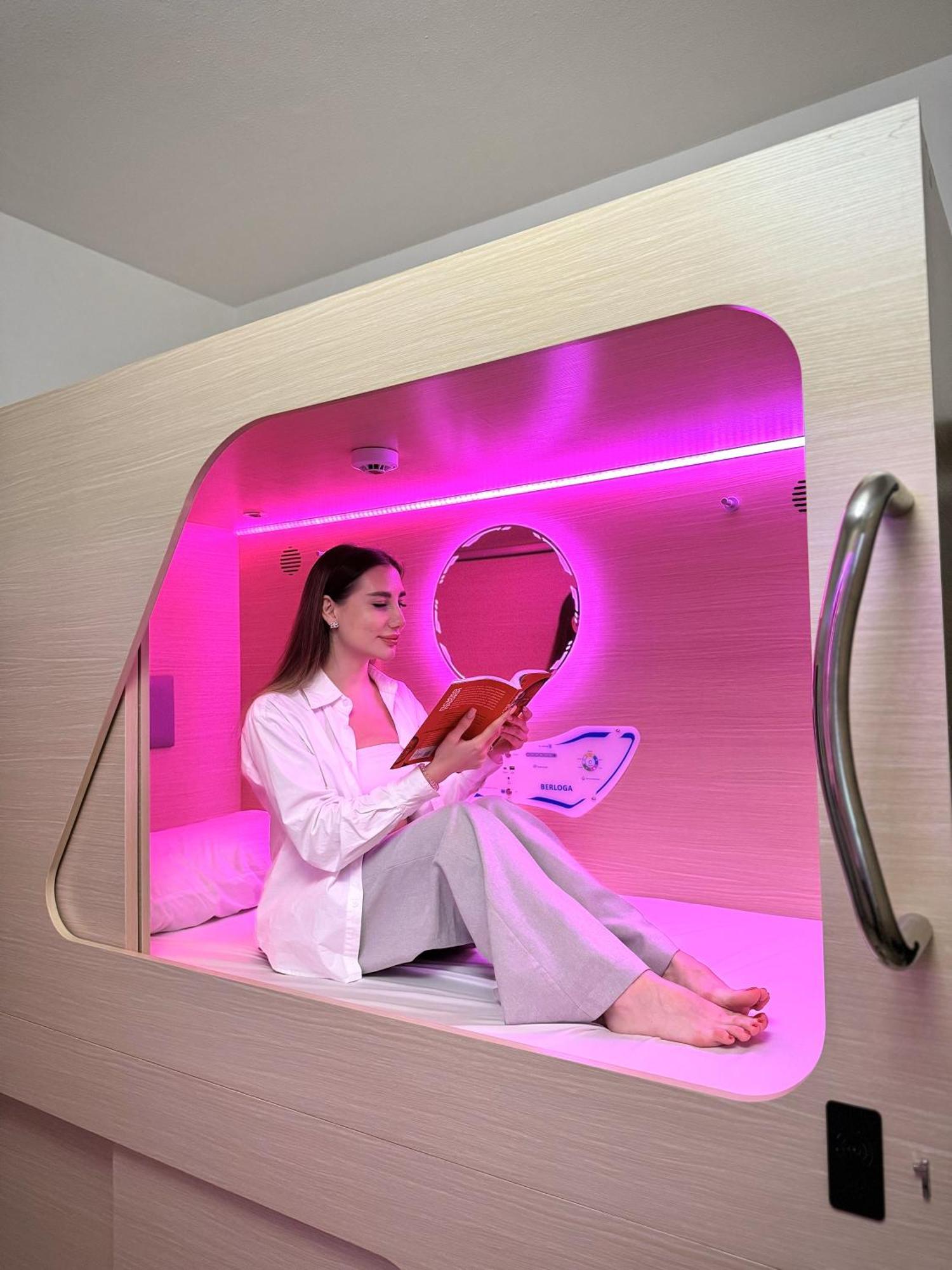 Berloga Capsule Jbr Vandrerhjem Dubai Eksteriør bilde